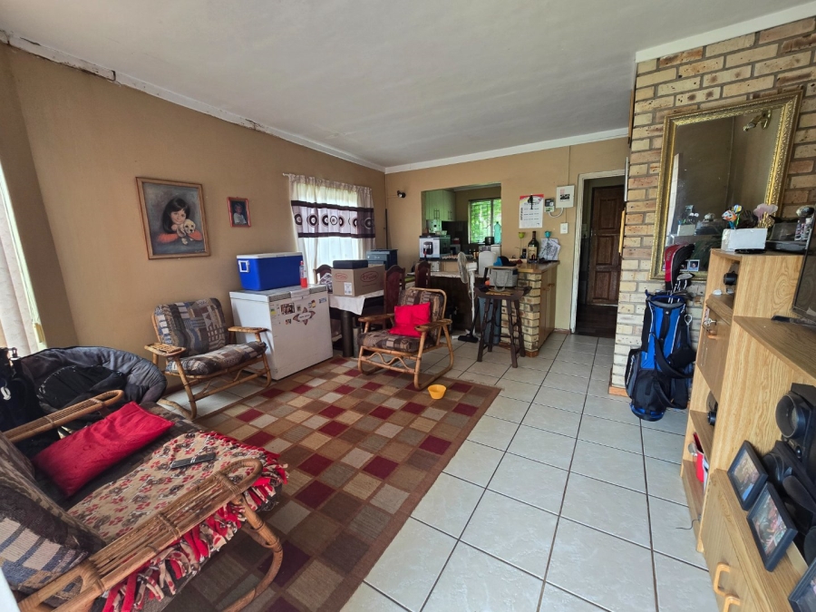 7 Bedroom Property for Sale in Langenhovenpark Free State